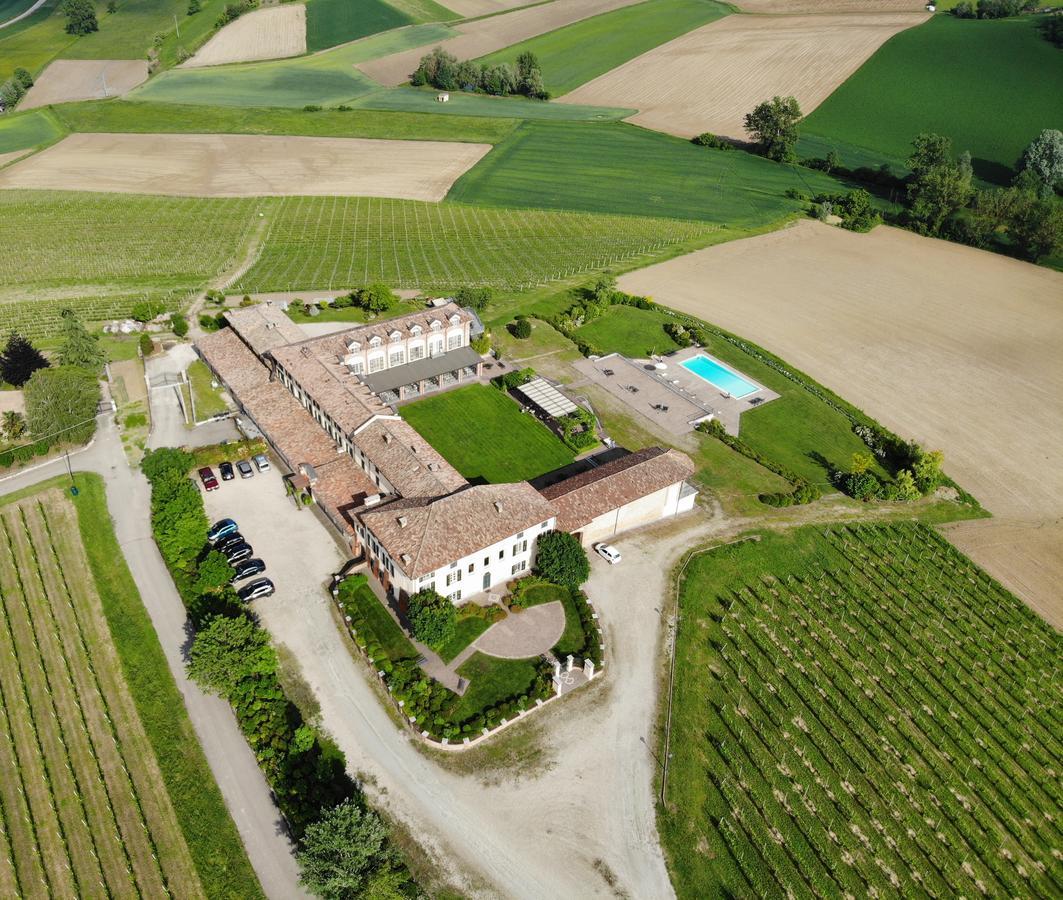 Spinerola Hotel in Cascina&Restaurant UvaSpina Moncalvo Esterno foto