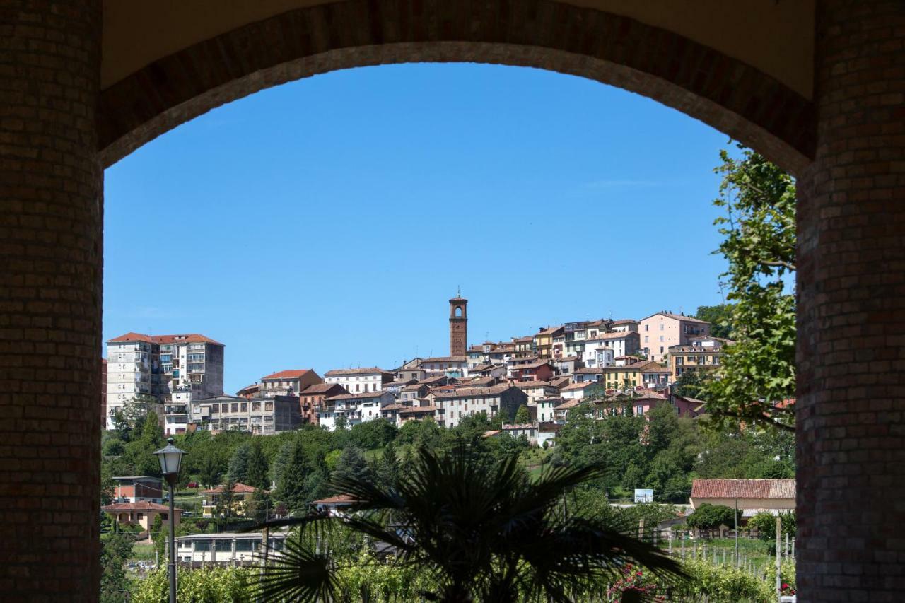 Spinerola Hotel in Cascina&Restaurant UvaSpina Moncalvo Esterno foto